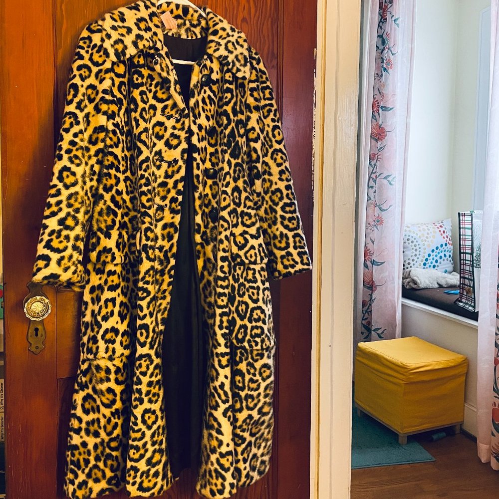 Vintage Leopard Print Coat (as-is)